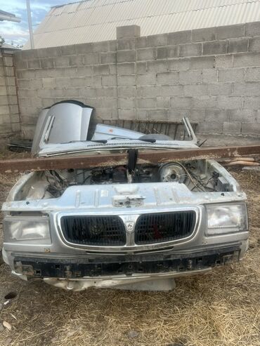 Капоты и комплектующие: Волга 3110, волга Предлагается набор автомобильных запчастей — 5