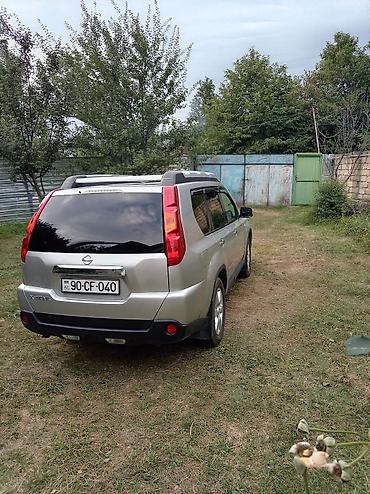 Avtomobil satışı: Nissan X-Trail krossoveru, gümüşü rəngdə kuzovla təqdim olunur — 1