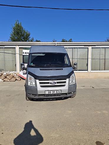 Ford Transit yük mikroavtobusu - Korpusu: yüksək tavanlı, orta/uzun