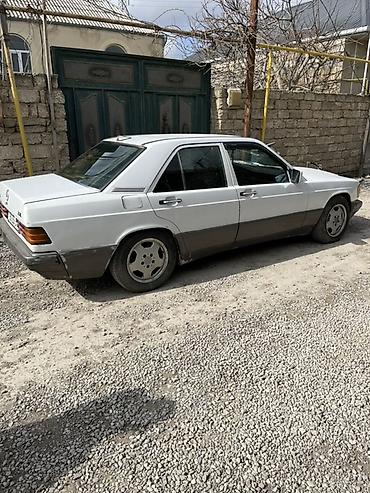 lexus ct 200: Mercedes-Benz 190 (W201): 2 l | 1992 il Sedan — 3