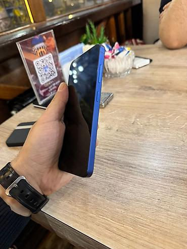 ikinci el 12 iphone: Samsung Galaxy S25, 256 GB, rəng - Mavi, Face ID — 3