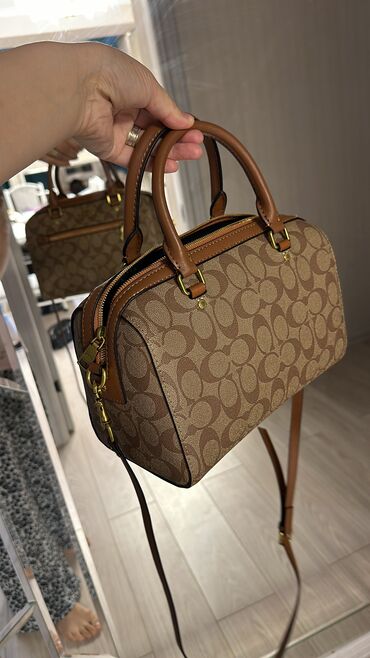 Классические сумки: Coach сумка бочонок
Новая