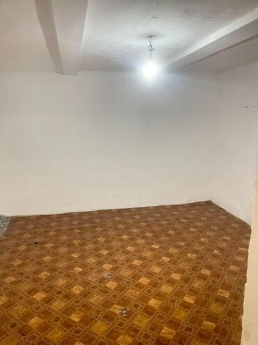 дом аламидин 1: 32 м², 1 комната, Подвал, погреб, Забор, огорожен