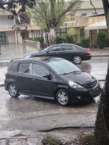 меняю дом на авто: Honda Jazz: 2008 г., 1.3 л, Автомат, Бензин, Хэтчбэк