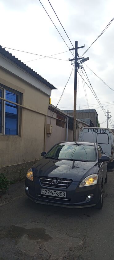 Kia: Kia Ceed: 1.4 l | 2009 il Hetçbek — 1