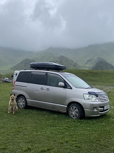 сидения авто: Toyota Noah: 2003 г., 2 л, Автомат, Бензин, Минивэн — 4