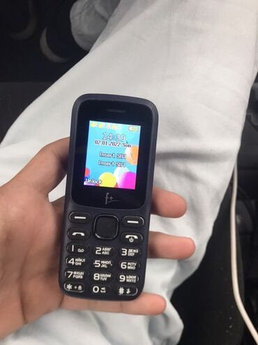 İnformatika: F+ markalı klassik düyməli mobil telefon Xüsusiyyətlər: - 1.8”