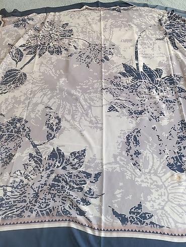 Шарфы, палантины: Шелковый платок с узором. Отличается изысканным дизайном с — 13