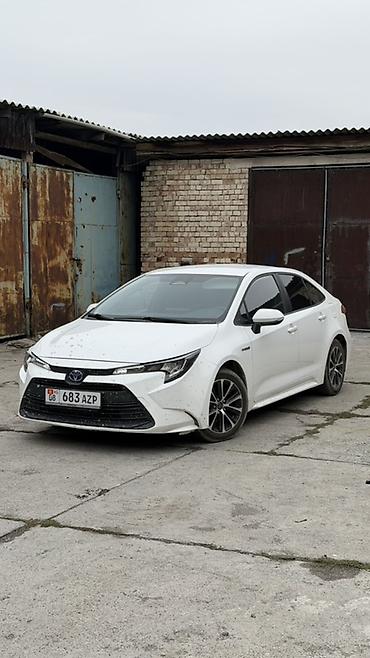 Toyota: Toyota Corolla: 2023 г., 1.8 л, Вариатор, Гибрид, Седан — 1