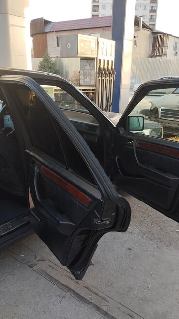 Mercedes-Benz: Mercedes-Benz W124: 1990 г., 2.3 л, Механика, Бензин, Седан — 6