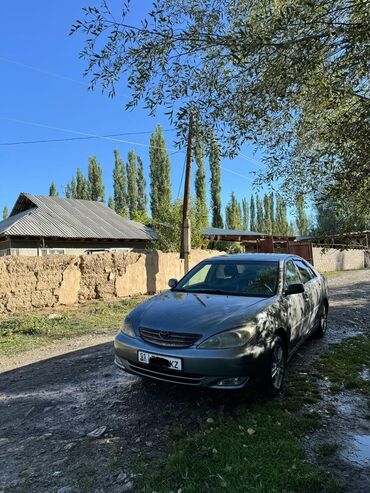 Toyota: Toyota Camry: 2002 г., 2.4 л, Механика, Газ, Седан