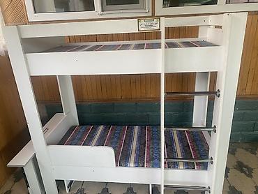 манеж 31: Двухъярусная кровать в белом цвете. - Конструкция на два спальных — 1