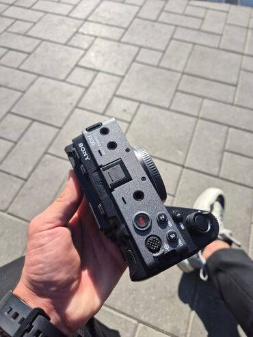 Boşqablar: 1 ayin kamerasidir.Tezedir hec bir problemi yoxdur.Tecili satilir