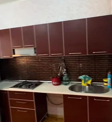 Edile Metbex mebeli satilir 400azn.Olcu 3 metr.Uzerinde moyka qaz
