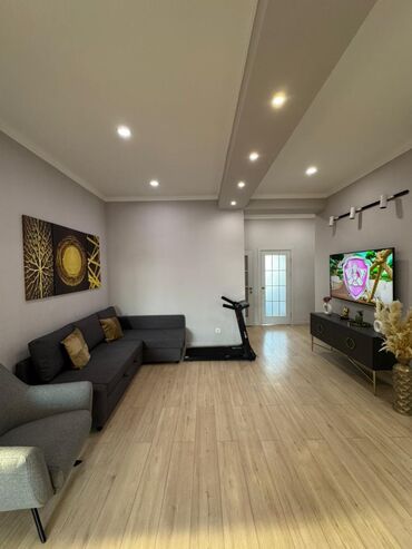 Продажа квартир: 5 и более комнат, 160 м², 3 этаж — 4