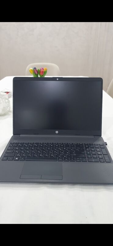 Monitorlar: İşlənmiş HP 15.6 ", AMD Ryzen 3, 256 GB