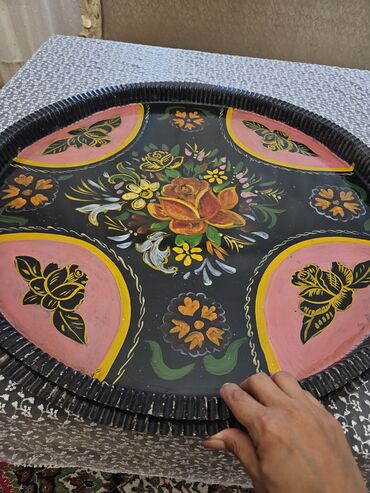 Süzgəclər: Əl naxışlı dekorativ sini/tray - Material: möhkəm metal gövdə, qara