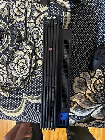 007 first light: Sony PlayStation 2 (PS2) “Fat” konsolu seti Komplekt: - PS2 “fat” — 3