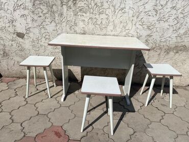 столы для кафе и стулья: Кухонный стол и стул, Б/у, Самовывоз, Платная доставка, цвет - Белый