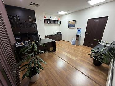 Коммерческая недвижимость: Сдаю Офисный кабинет: 22 м², В бизнес центре, С ремонтом — 5