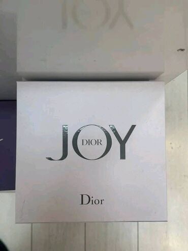 Parfemi: Setovi 
mn — 3