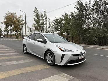 Toyota: Toyota Prius: 2021 г., 1.8 л, Автомат, Гибрид, Хэтчбэк — 2