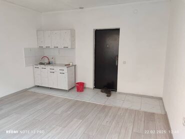 комната кара балта: 15 м², С мебелью