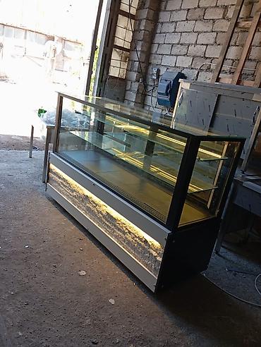 Soyuducu vitrinləri: Şirniyyat və qəlyanaltılar üçün soyuducu vitrinlər Məhsul təsviri: - — 1