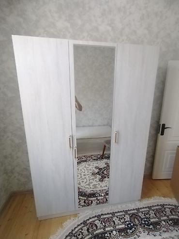 komodin: Uşaq/yeniyetmə otağı üçün mebel dəsti Tərkib: - Tək nəfərlik çarpayı — 4