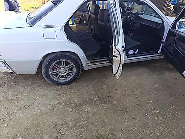 slanqlarin satisi: Mercedes-Benz 190 (W201): 2.3 l | Sedan — 2