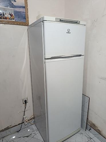 Soyuducular: İşlənmiş 2 qapılı Indesit Soyuducu Satılır, rəng - Ağ — 2