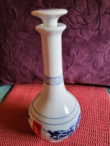 Stare vaze i dekor: Flasa vintaz za pice,nova,dihtujuc poklopac,porcelanska. Flasa na lalafo.rs — 4 Stare vaze i dekor: Flasa vintaz za pice,nova,dihtujuc poklopac,porcelanska. Flasa — 4