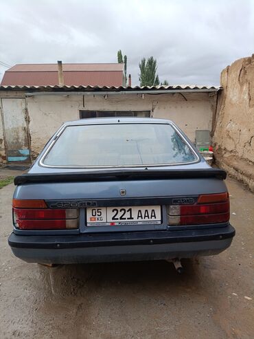баткен машине: Mazda 626: 1987 г., 2 л, Механика, Бензин, Хетчбек