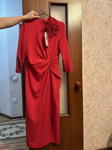 botilony razmer 35: Вечернее платье, С рукавами, M (EU 38)