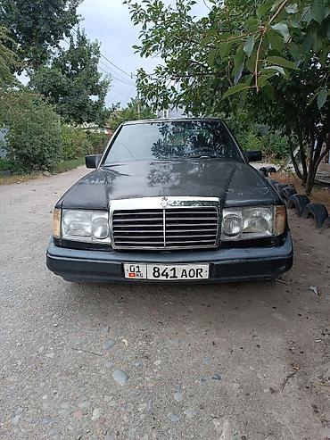 x class: Mercedes-Benz W124: 1992 г., Седан — 4