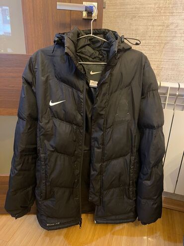 Куртки: Куртка Nike, M (EU 38), цвет - Черный