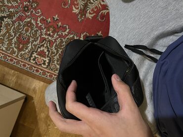золотые серьги кольца: Барсетка, Tommy Hilfiger, Материал: Комбинированный материал, Застежка на молнии, Множество карманов, Моющийся материал, Новый