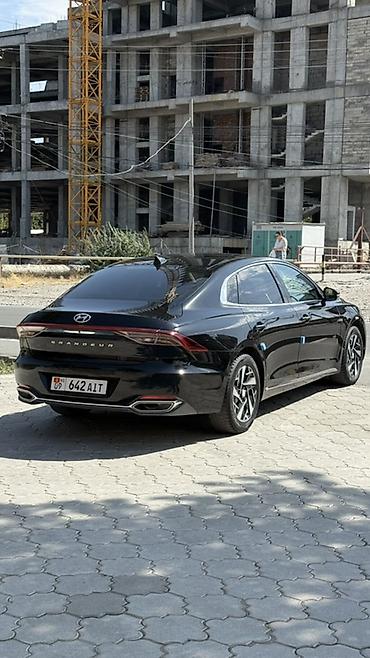 рассмотрим варианты: Hyundai Grandeur: 2021 г., 2.4 л, Автомат, Бензин, Седан — 5