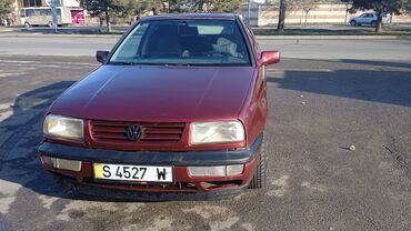 Volkswagen: Volkswagen Vento: 1993 г., 1.8 л, Механика, Бензин, Седан