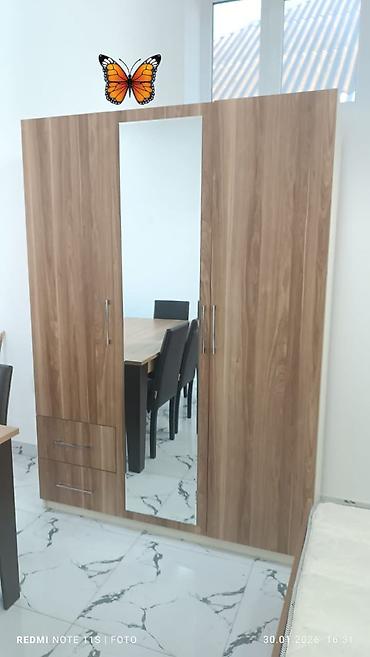 kombi dolab: Dolab – 190₼ Eni: 1.60 m Ünvan: Savalan Ad: Samirə Təsvir: - Üçqapılı — 1