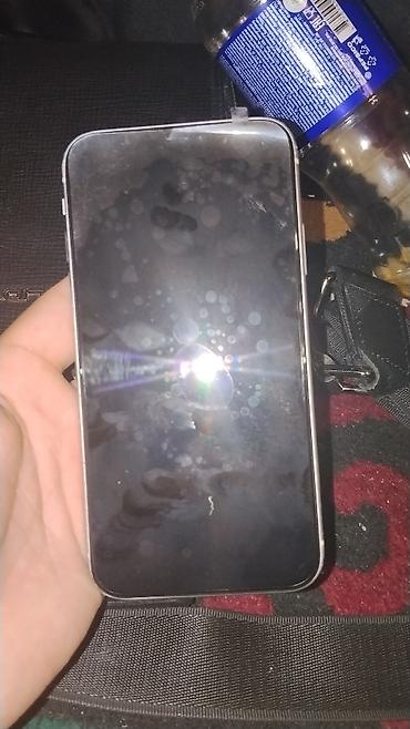 iphone 8s plus: IPhone 11, белый цвет - Дисплей 6.1" Liquid Retina HD с вырезом под — 5