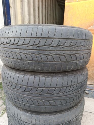 Шины: R-18 -215-45. Привозные из Японии. Шины летние комплект 4 шт. По нашим — 3