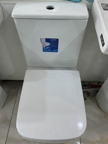 унитаз: Ağ rəngli unitaz, hamam otaqları üçün nəzərdə tutulmuşdur. Bu unitaz
