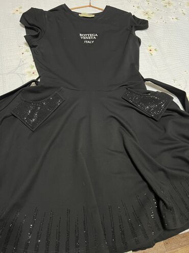 турецкое платья со стразами: Вечернее платье, Классическое, Короткая модель, Трикотаж, С рукавами, Стразы, 3XL (EU 46)
