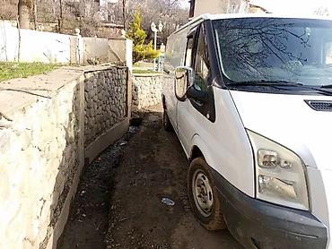 Ford: Ford Transit yük furgonu - Kuzov: ağ rəng, iki arxa qapı tam açılan — 5