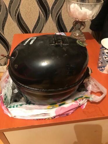soyuducu motor: Soyuducu matoru satilir. Isteyen olsa elaqe saxlasin. 24/7 )