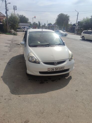 продаю авто в рассрочку фит: Honda Fit: 2003 г., 1.3 л, Вариатор, Бензин