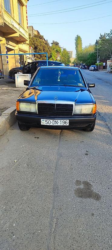 led panel: Mercedes-Benz 190 (W201) sedan - Ban növü: sedan, 4 qapı - Rəng: qara — 2
