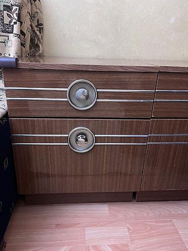 Тумбы и подставки для телевизора: Продаю б/у тумбы. Производство Белоруссия. Состояние отличное, без — 8