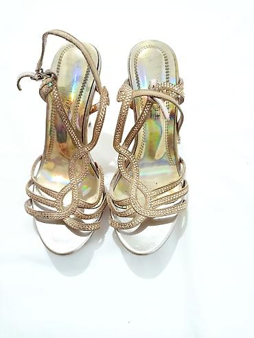 nike tech flecce: Босоножки, 36, Andre, Б/у, цвет - Золотой — 4